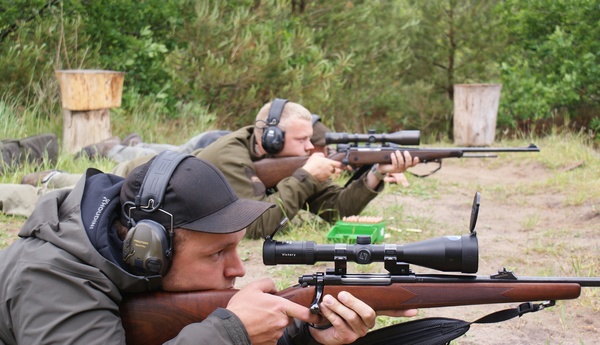 Bliv bedre til at håndtere din riffel med en dag på skydebane med Jagtguiderne